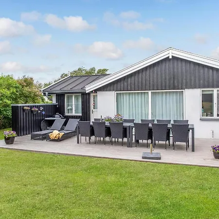 Feriehus Amazing In With Wifi